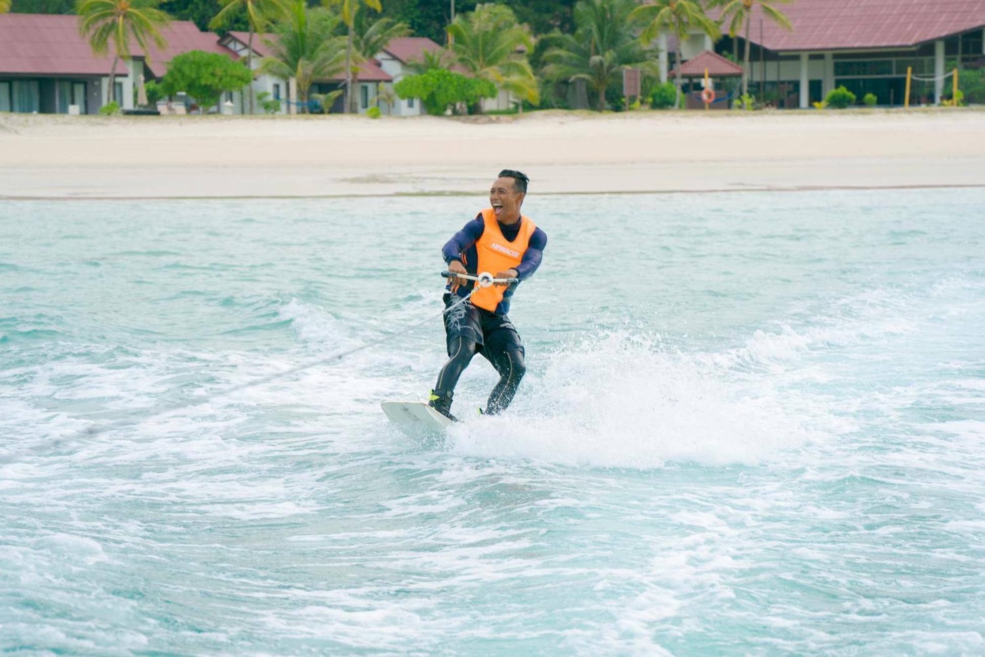 Mayang Sari Beach Resort Lagoi Buitenkant foto